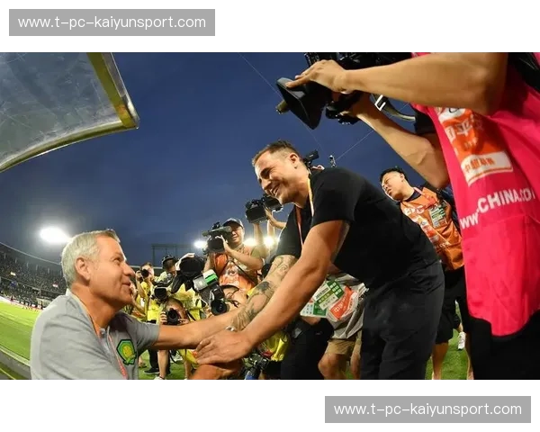 国安vs首尔直播：巅峰对决，烽烟再起，谁将问鼎亚洲之巅？